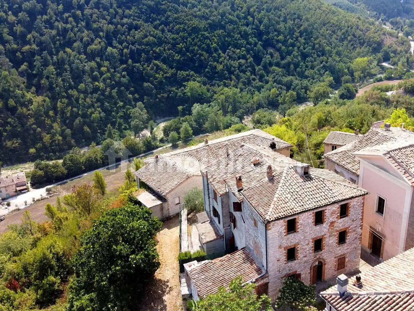 Terratetto plurifamiliare 110 m², Arcevia - foto 2