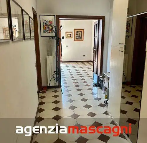 Casa indipendente in vendita a Pistoia