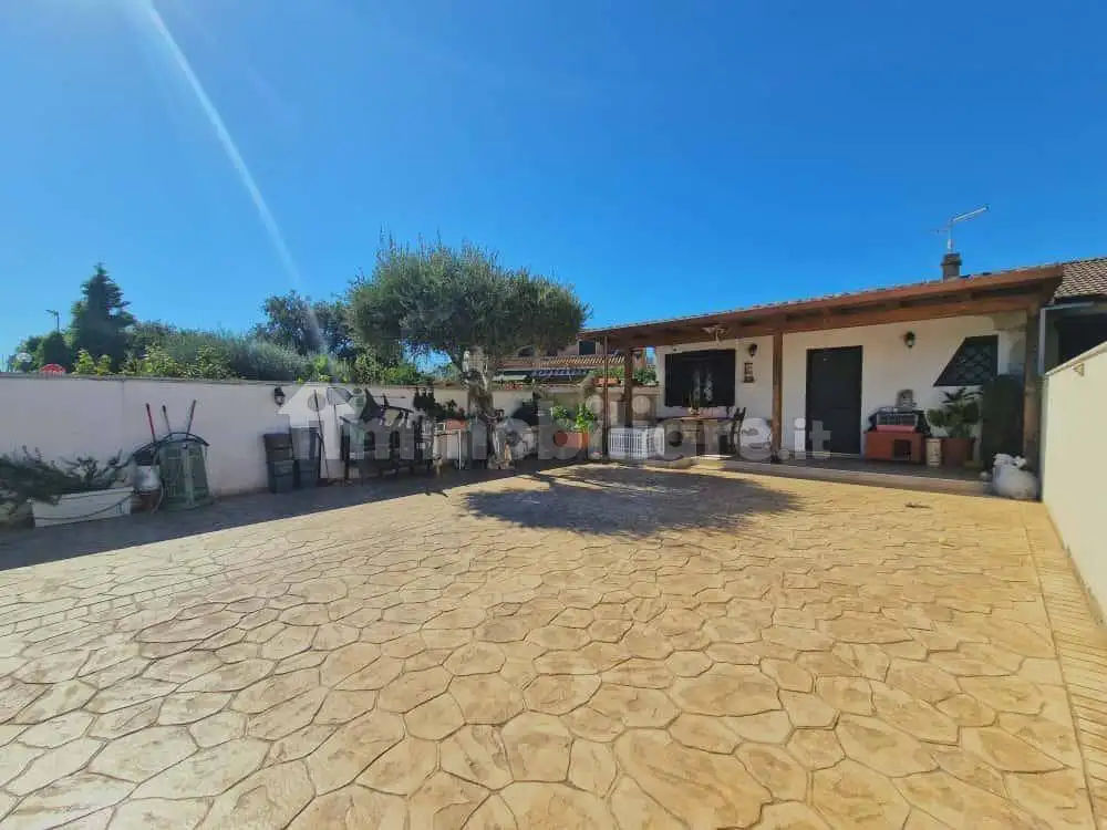 Villa in vendita a Ardea