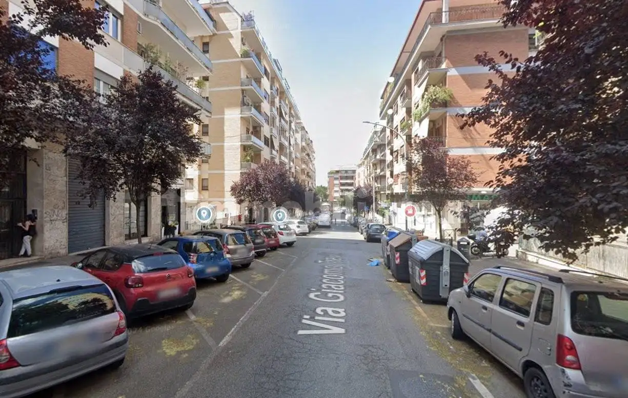 Attico - Mansarda in asta a Roma