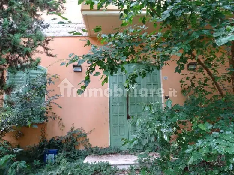 Casa indipendente in asta a Roverbella