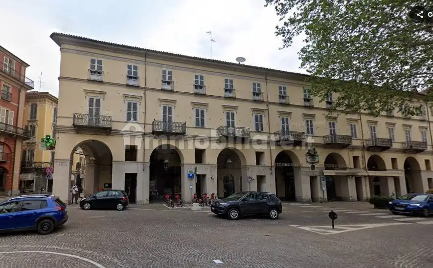 Palazzo - Edificio in vendita a Asti
