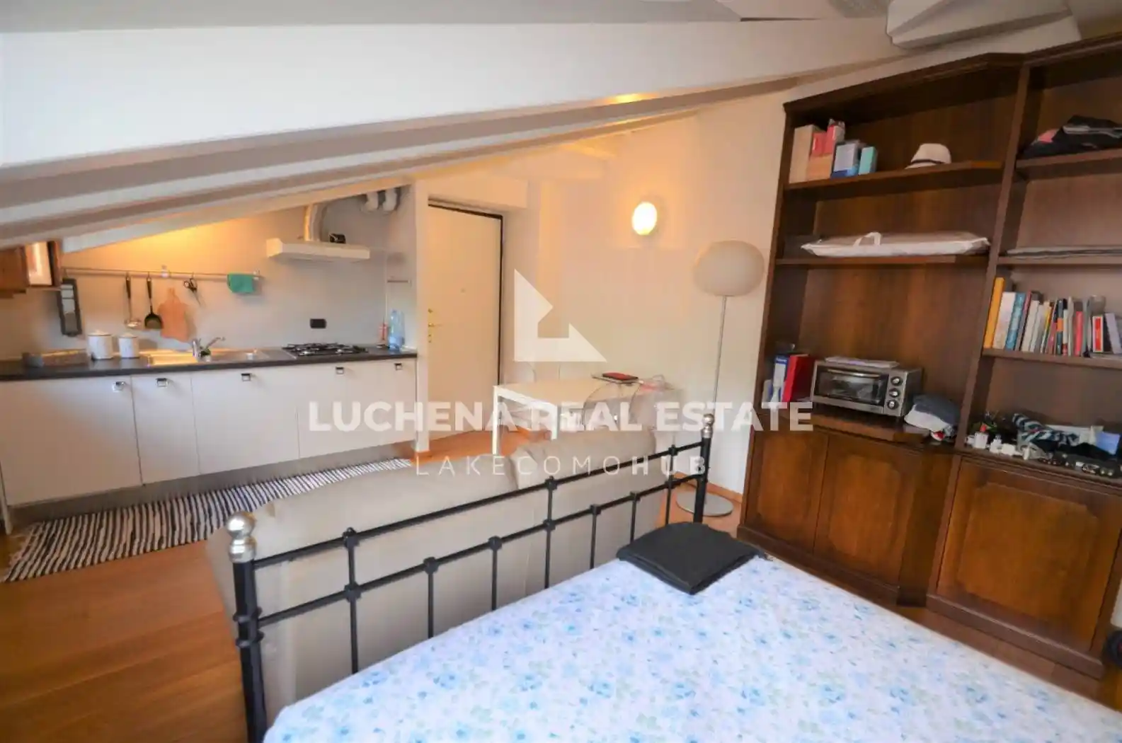 Monolocale via Cinque Giornate 46, Centro Storico, Como - foto 2