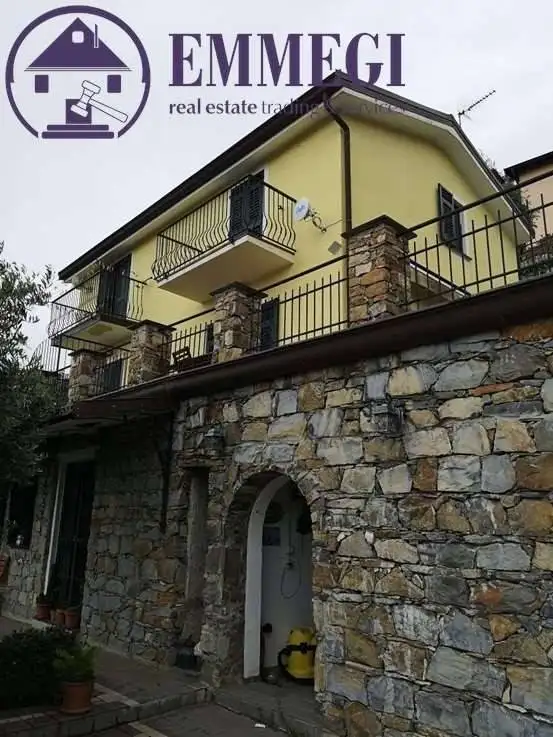 Appartamento in asta a Rapallo