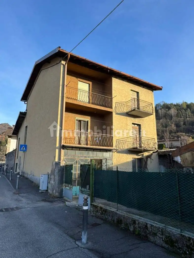Casa indipendente in vendita a Clusone