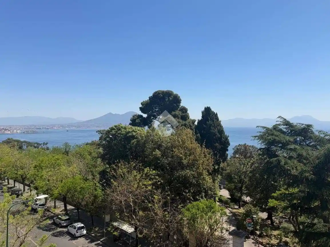 Appartamento in vendita a Napoli