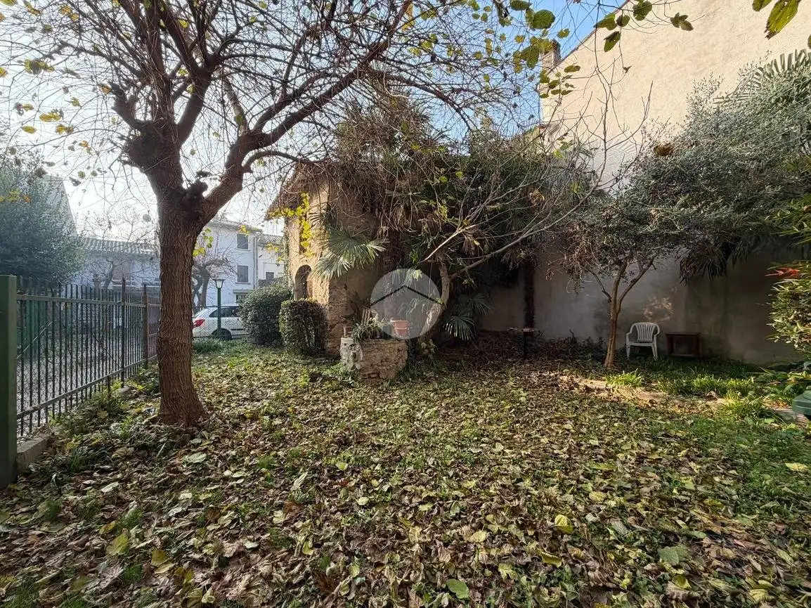 Casa indipendente in vendita a Monzambano