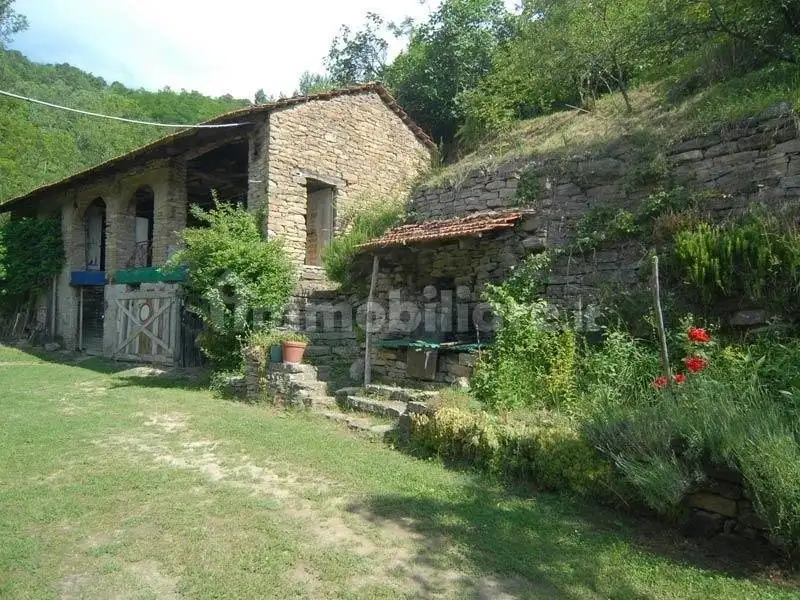 Rustico, da ristrutturare, 370 m², Bosia - foto 4