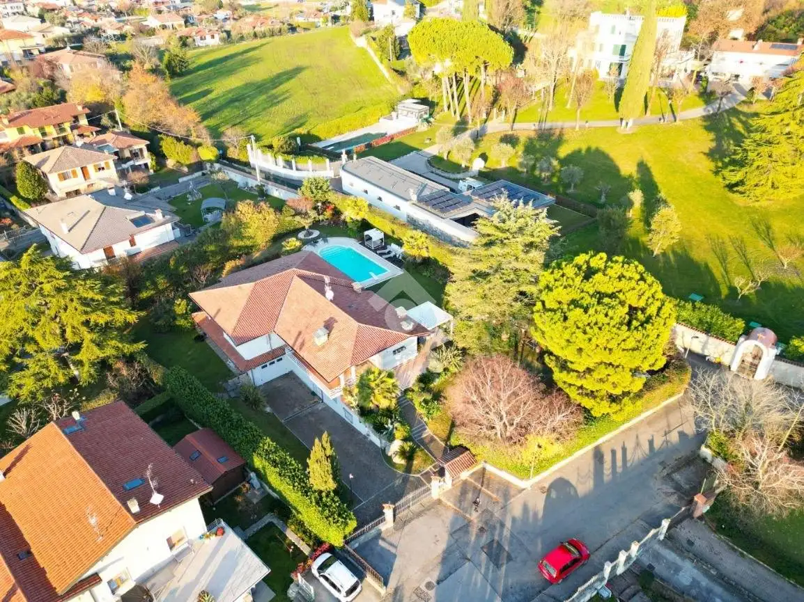 Villa in vendita a Gavardo