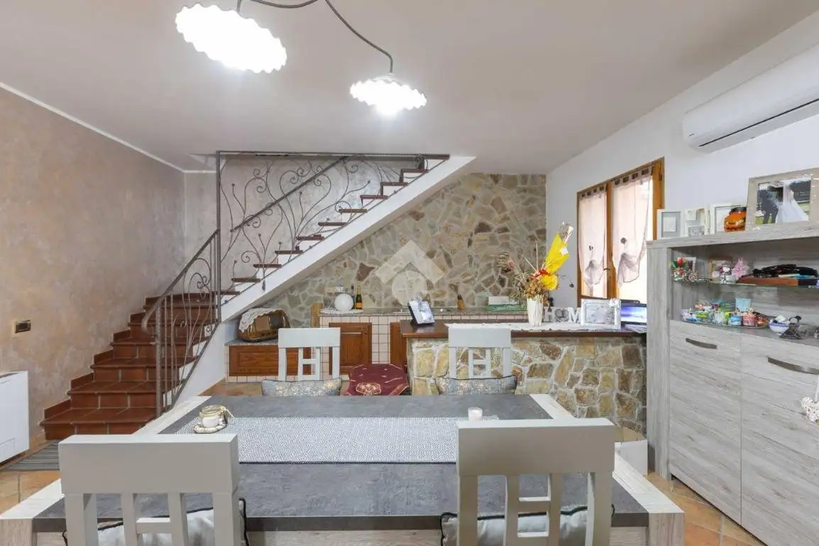 Villa bifamiliare via Pierre August Renoir 7, Foxi, Sant'Andrea, Quartu Sant'Elena - foto 2