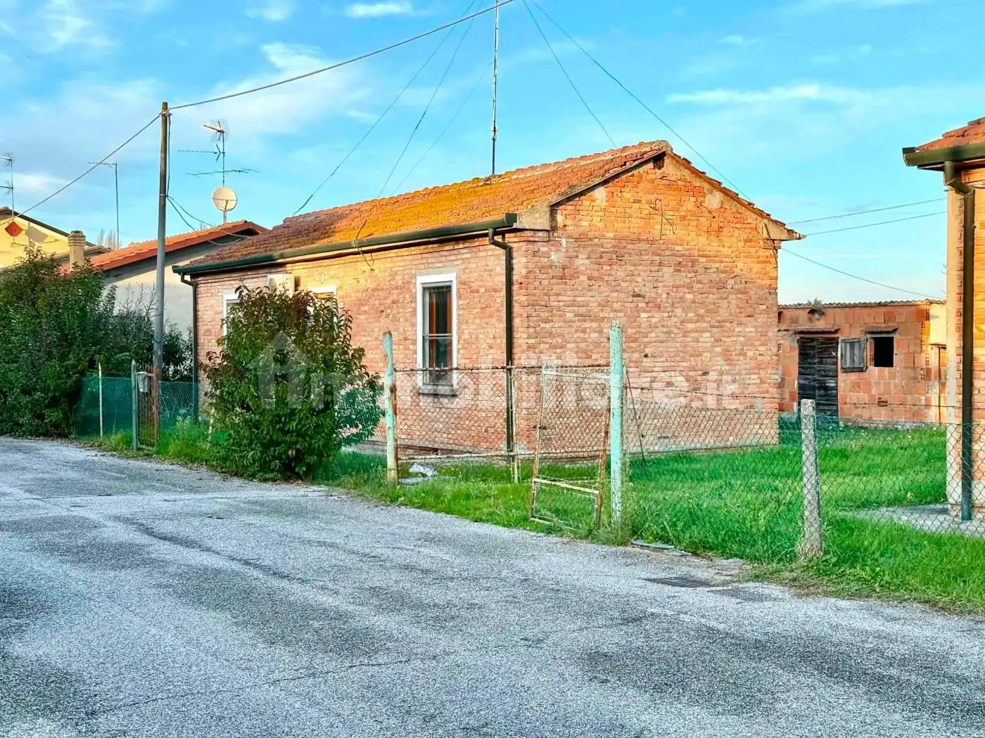 Villa bifamiliare via Guglielmo Marconi 19, Longastrino, Argenta - foto 3