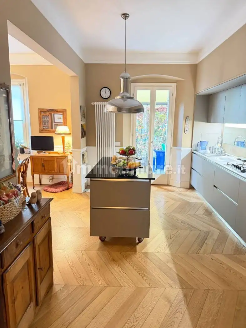 Appartamento piazza Vittorio Veneto 3, Centro, Sarzana - foto 5