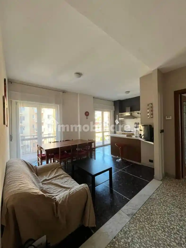 Appartamento buono stato, secondo piano, Centro, Erba - foto 3