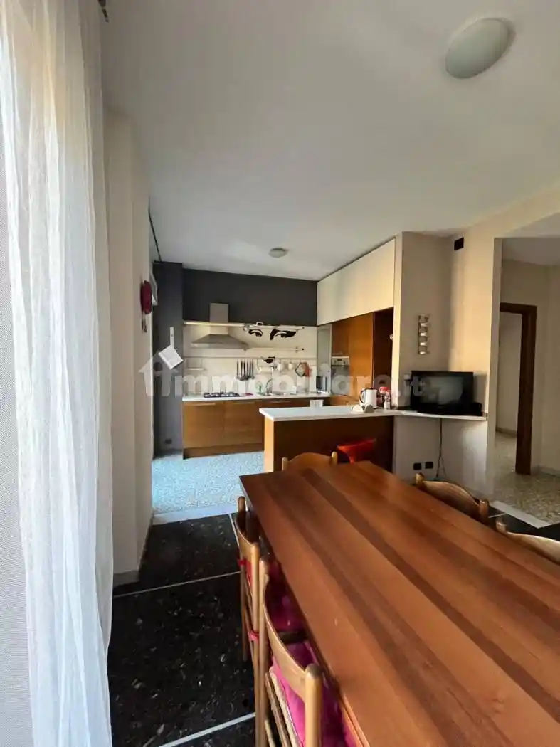 Appartamento buono stato, secondo piano, Centro, Erba - foto 4