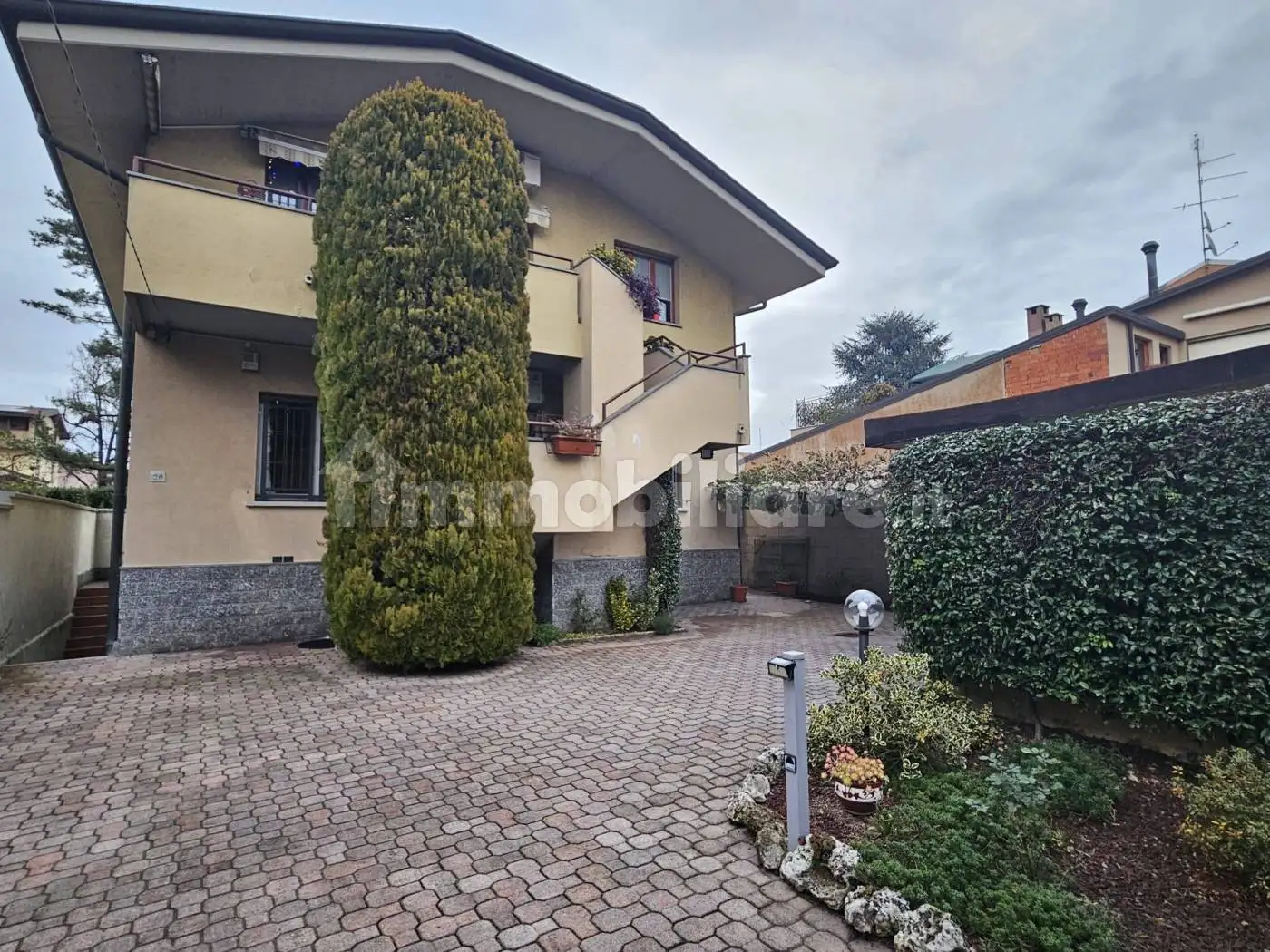 Villa in vendita a Limbiate