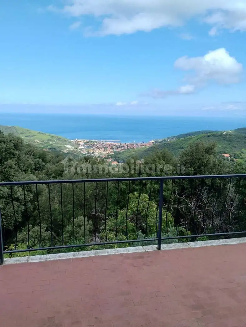 Appartamento in vendita a Marciana