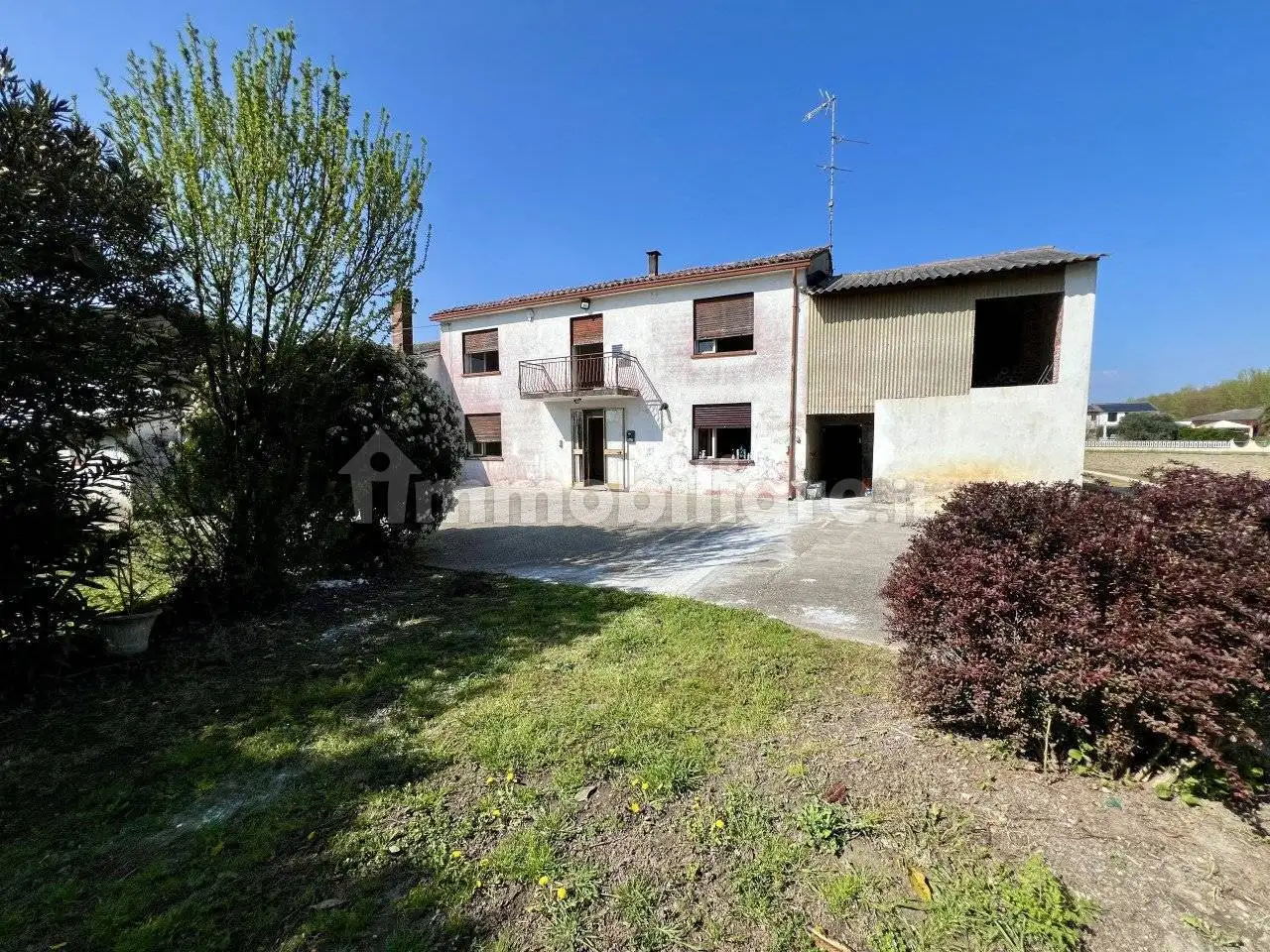 Casa indipendente in vendita a Boschi Sant'Anna