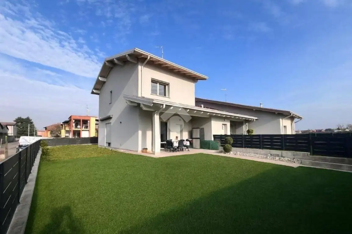 Villa in vendita a Poncarale