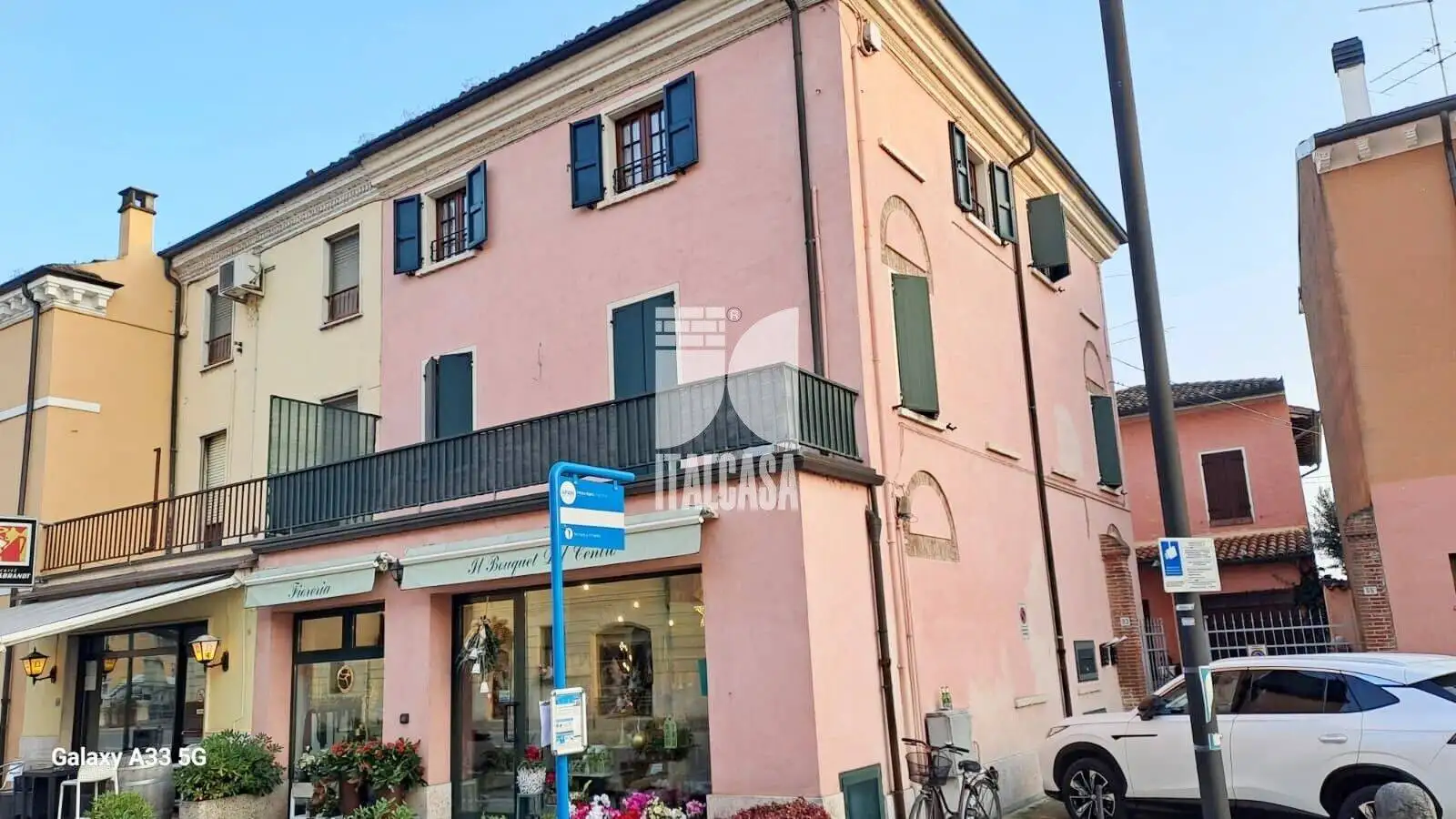 Palazzo - Edificio in vendita a Roverbella