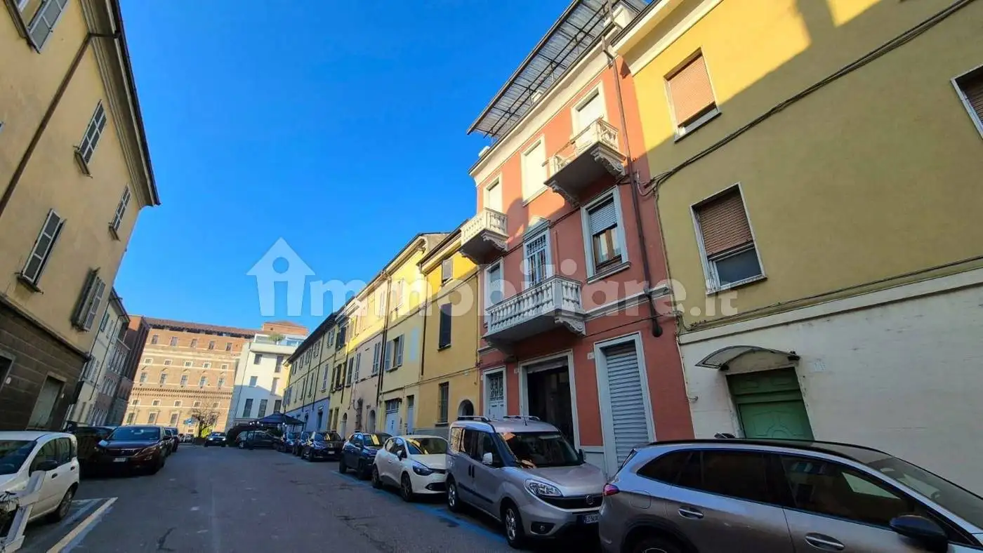 Appartamento in vendita a Piacenza