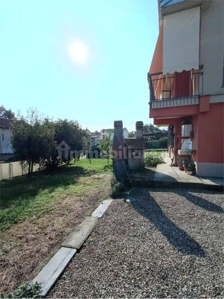 Villa bifamiliare via roncaglione, 13, Centro, Casalino - foto 2