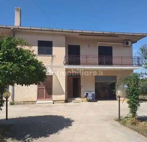 Villa in vendita a Cisterna di Latina