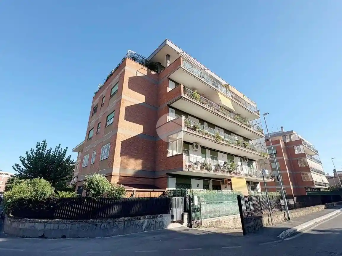 Quadrilocale via Fratelli Poggini 40, Giardinetti, Roma - foto 2