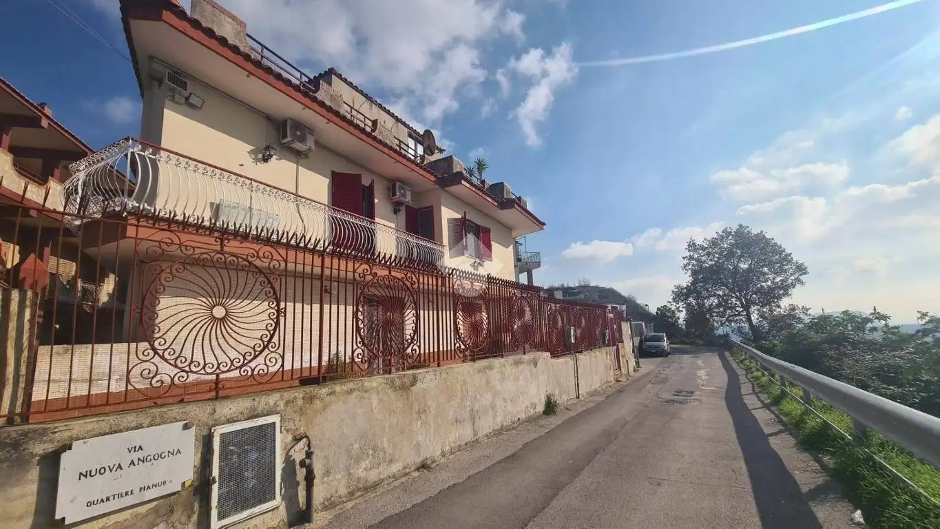 Appartamento in vendita a Napoli