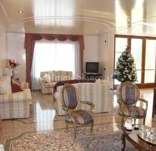 Villa unifamiliare, buono stato, 800 m², Viale Luzzatti, Treviso - foto 3