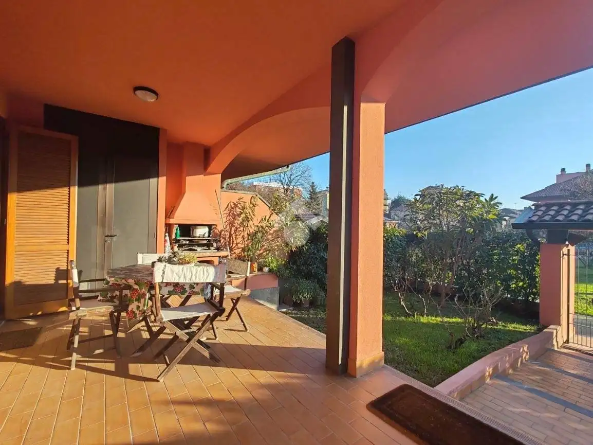 Villetta a schiera in vendita a Opera