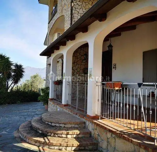 Villa in vendita a Giffoni Valle Piana