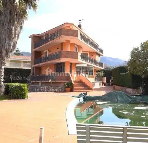 Villa in vendita a Giffoni Sei Casali