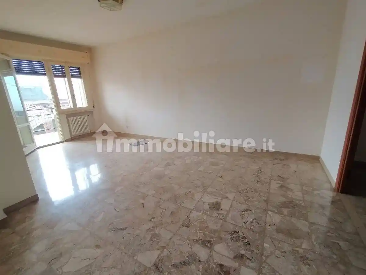 Appartamento in vendita a Falconara Marittima