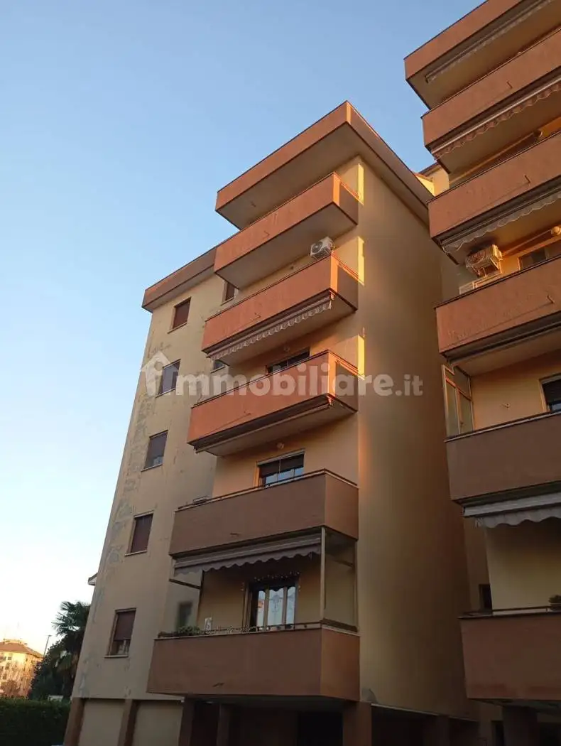 Quadrilocale via Aristide Colombo 8, Porta Torino, Vercelli - foto 2