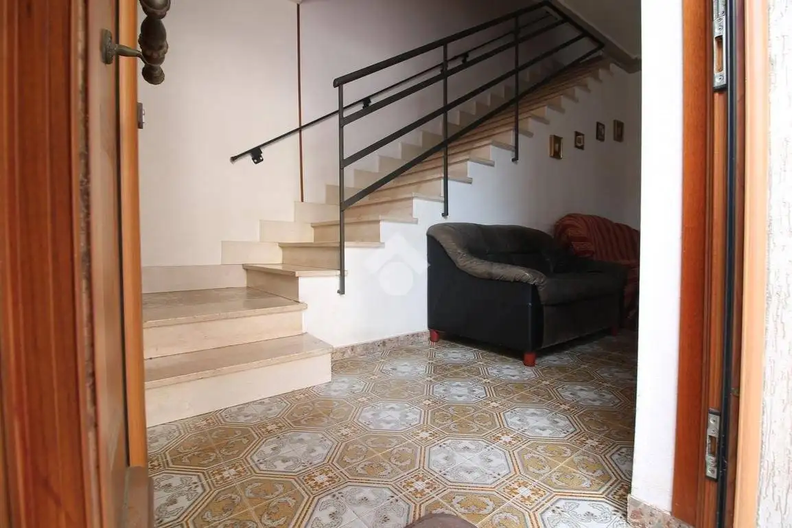 Terratetto unifamiliare 100 m², da ristrutturare, Via Ludovico, Corso Umberto I, Vittorio Emanuele, Ostuni - foto 2