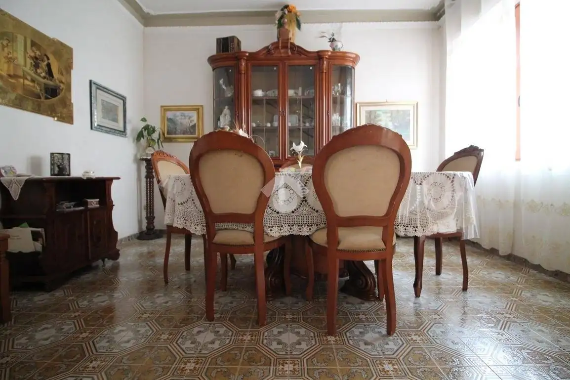 Terratetto unifamiliare 100 m², da ristrutturare, Via Ludovico, Corso Umberto I, Vittorio Emanuele, Ostuni - foto 4