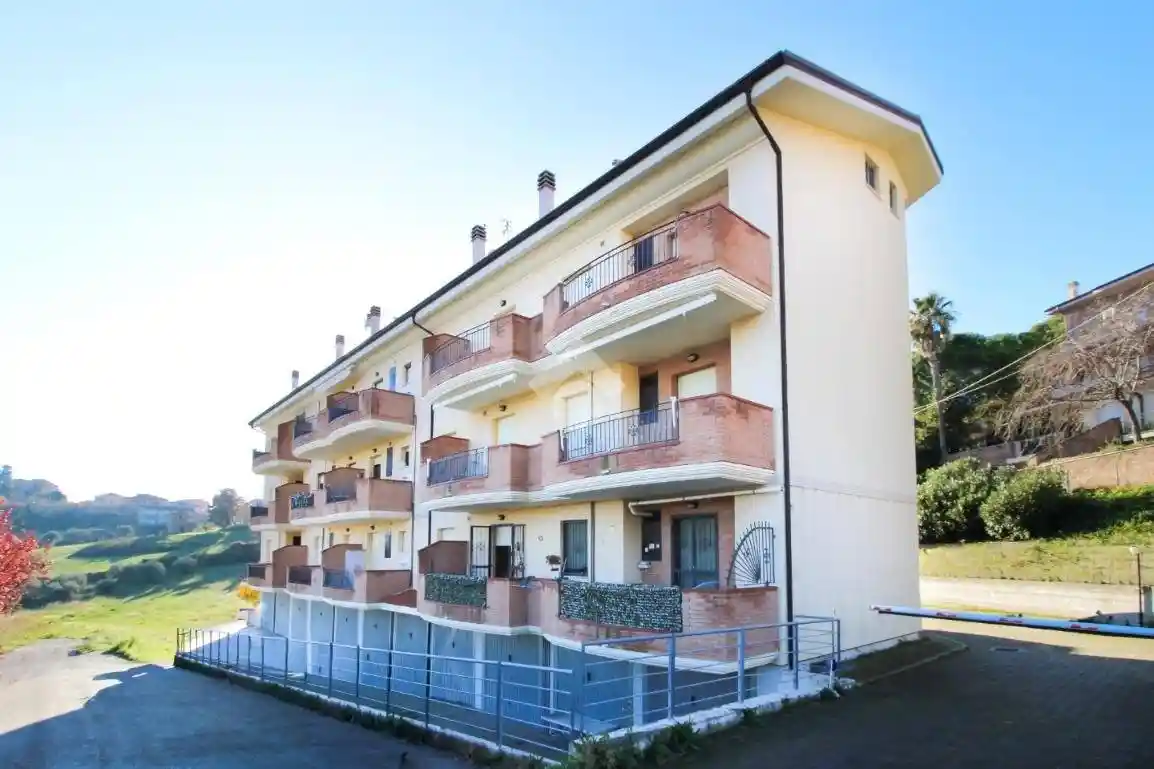 Trilocale via badette 22, Centro, Tortoreto - foto 2