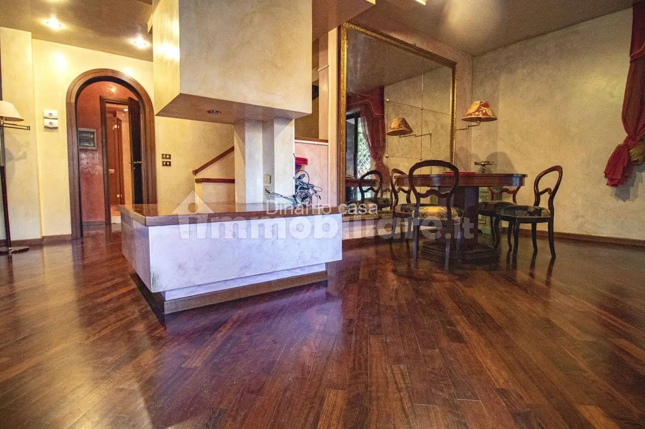 Villa in vendita a Prato