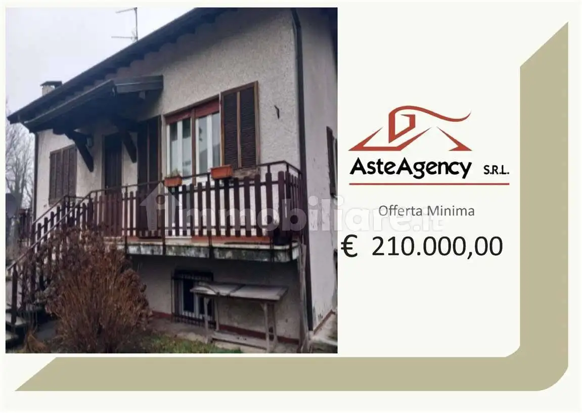 Appartamento in asta a Cocquio-Trevisago