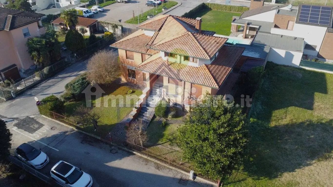 Villa in vendita a Villanterio