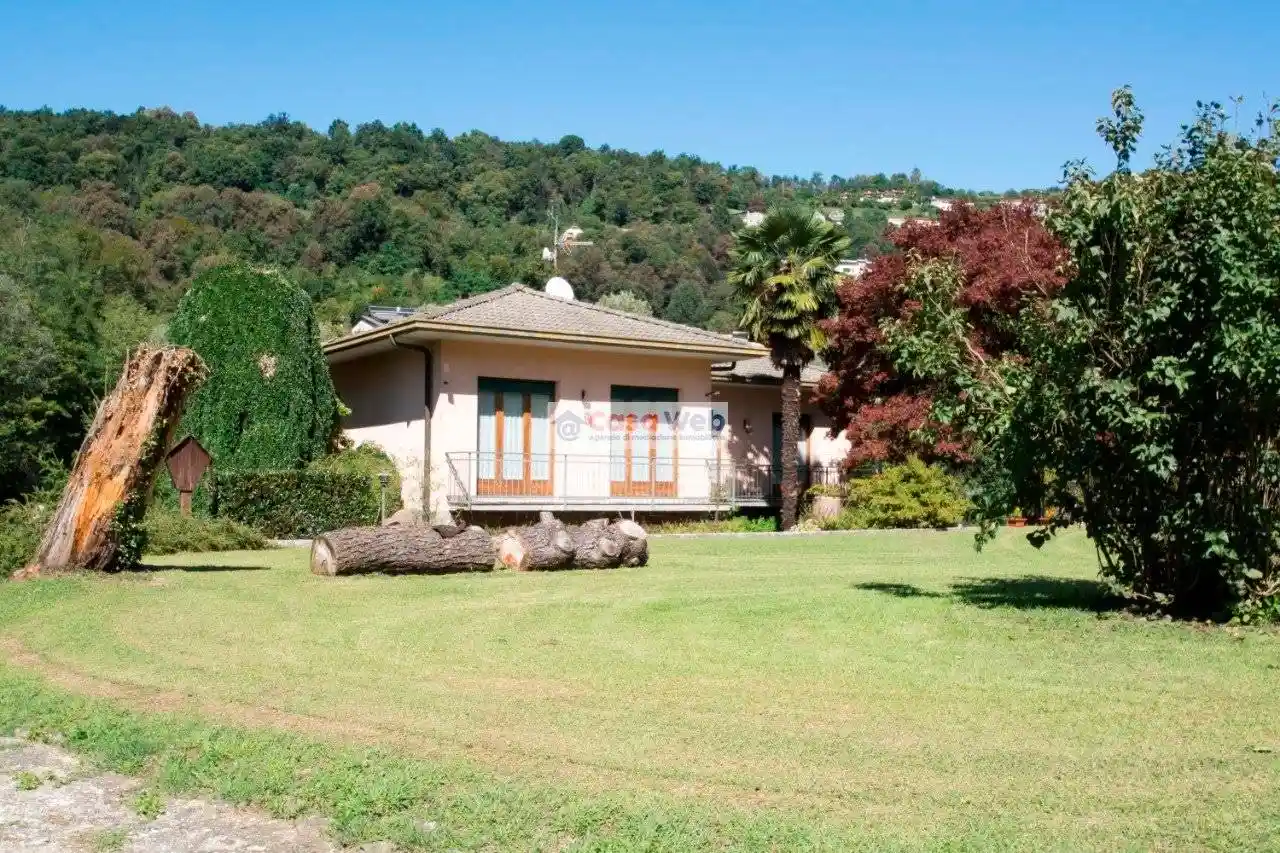 Villa in vendita a Cremenaga
