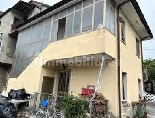 Appartamento in asta a Piozzano
