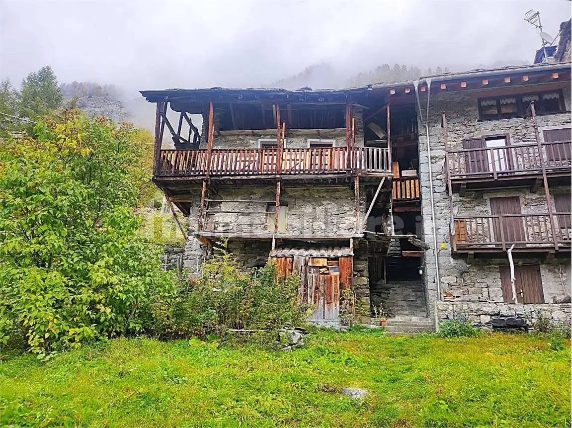 Rustico - Casale in vendita a Gaby