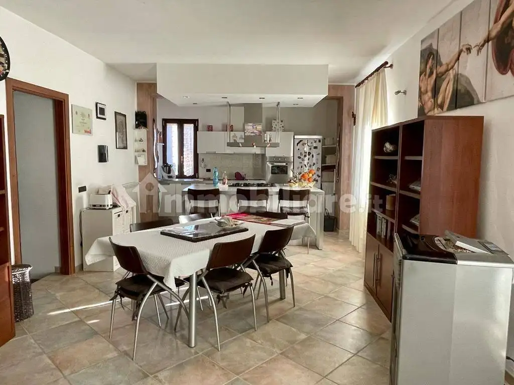 Appartamento in vendita a Galliate Lombardo