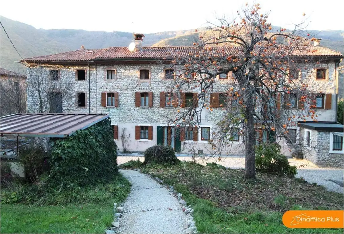 Rustico - Casale in vendita a Revine Lago