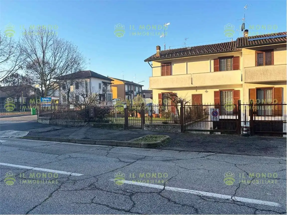 Villa in vendita a Melegnano