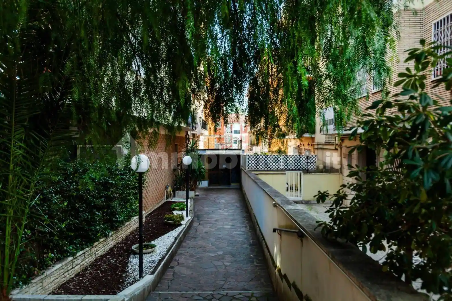 Trilocale da ristrutturare, piano terra, Appio Latino, Roma - foto 4