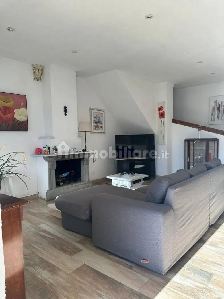 Casa indipendente in affitto a Viareggio