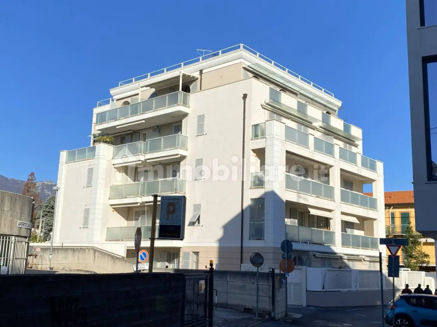 Trilocale via Sant'Agostino 5, Centro, Loano - foto 2