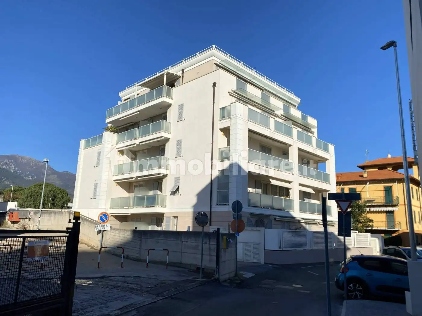 Trilocale via Sant'Agostino 5, Centro, Loano - foto 4